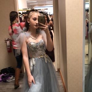 Meet your Posher, Kaitlyn